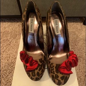 Great Condition Steve Madden Heel